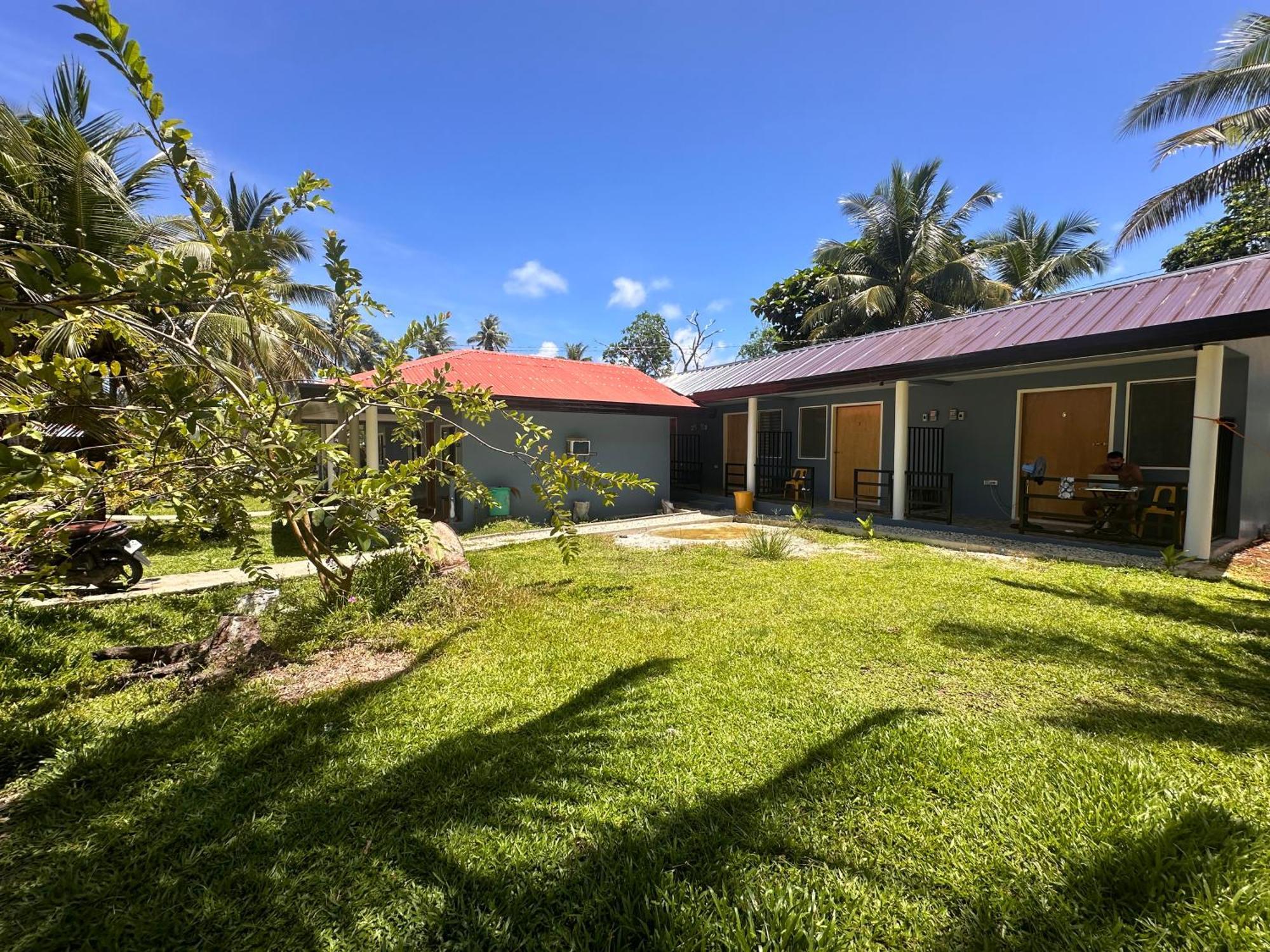 Cris & Mar Homestay Burgos  Eksteriør billede