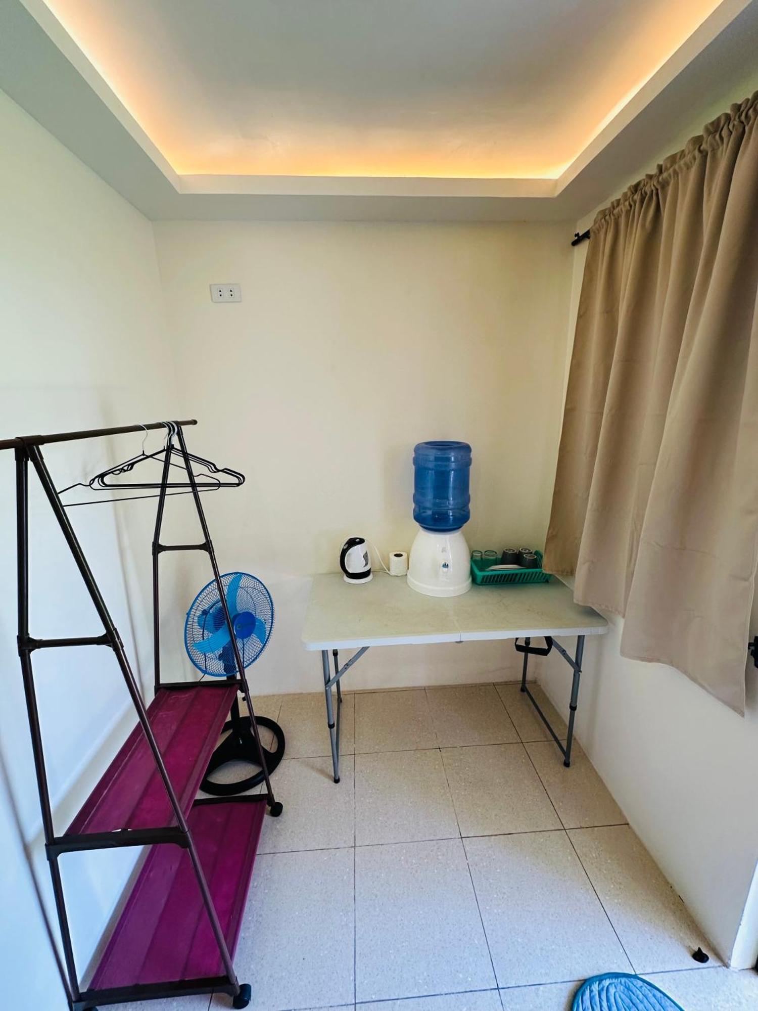 Cris & Mar Homestay Burgos  Eksteriør billede