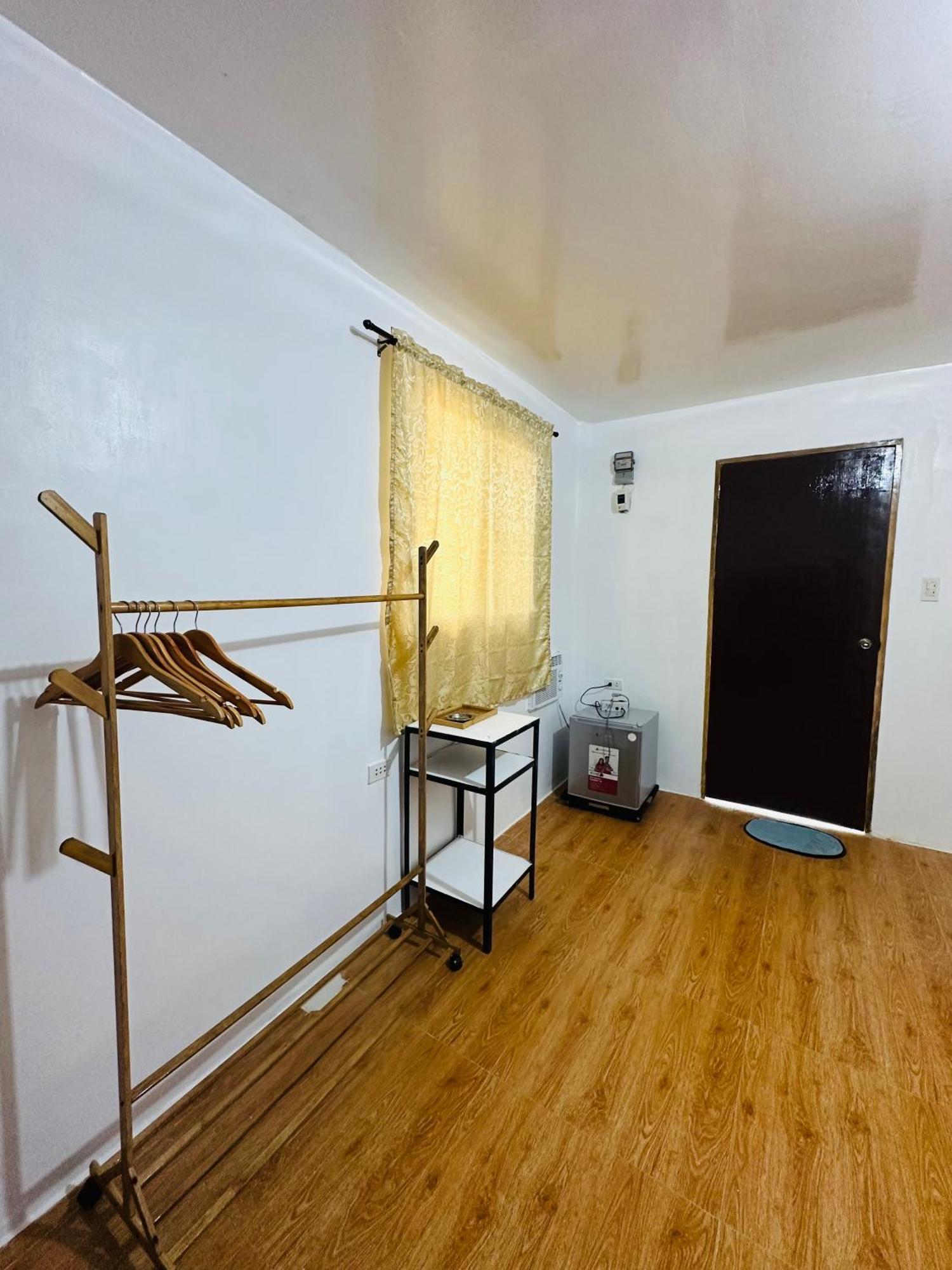 Cris & Mar Homestay Burgos  Eksteriør billede
