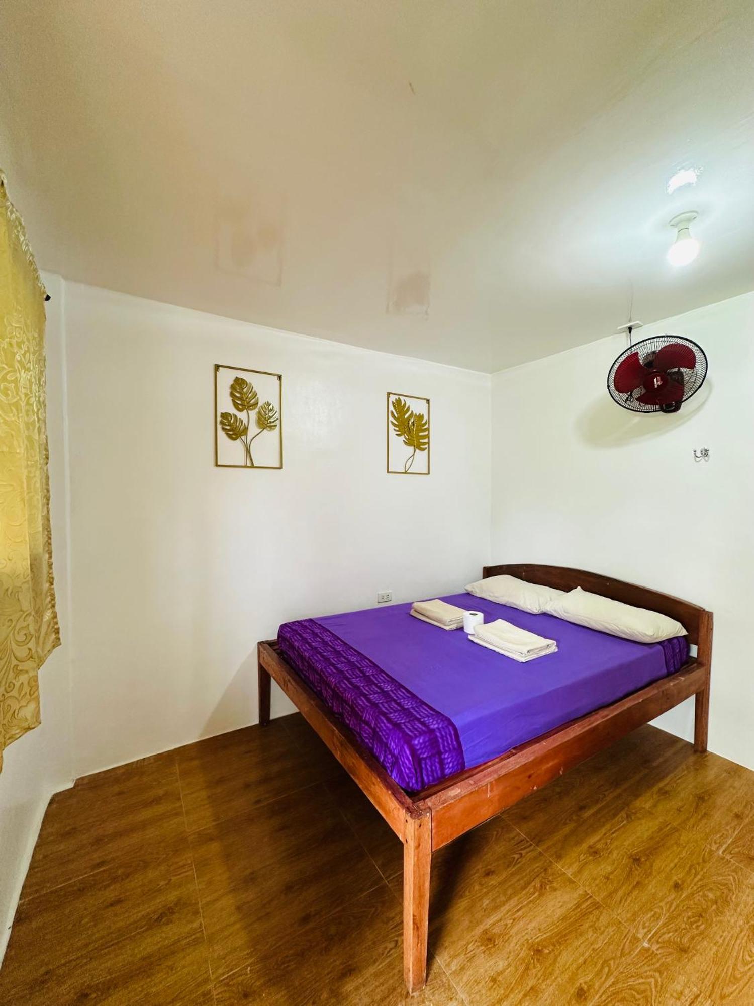 Cris & Mar Homestay Burgos  Eksteriør billede